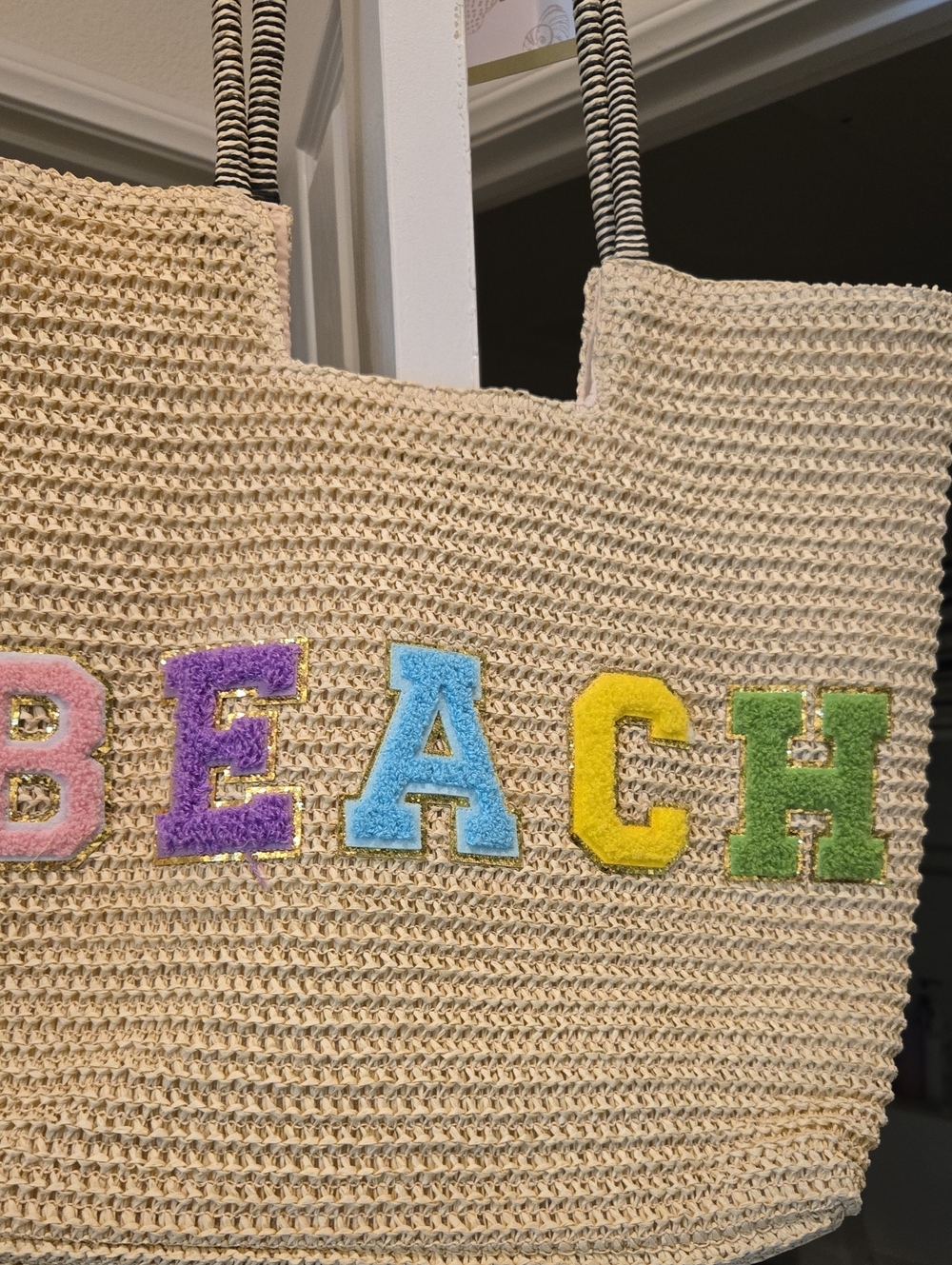 Woven Straw Tote Bag with Multicolor 'BEACH' Appliqué - Cream Nwt - Picture 3 of 3